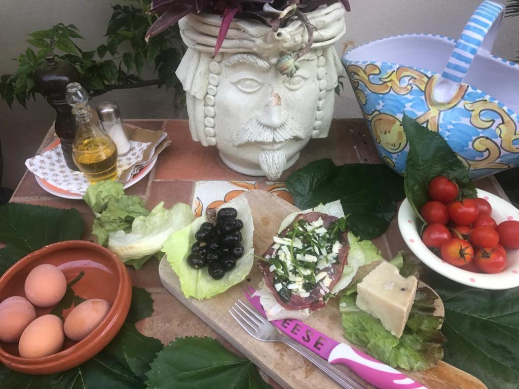 Bed and Breakfast La Capanna Di Giuseppe E Maria Taormina Exterior foto