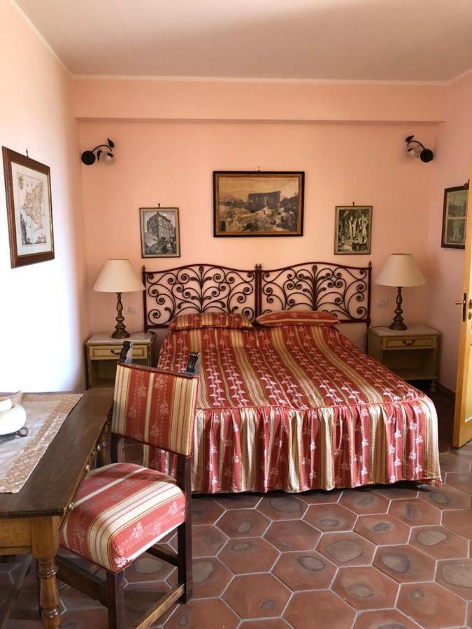 Bed and Breakfast La Capanna Di Giuseppe E Maria Taormina Exterior foto