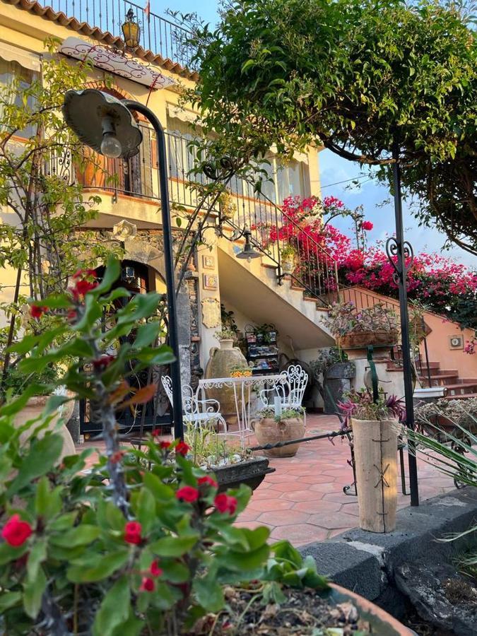 Bed and Breakfast La Capanna Di Giuseppe E Maria Taormina Exterior foto