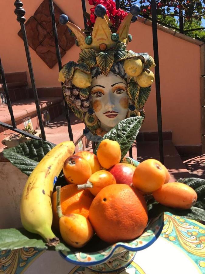 Bed and Breakfast La Capanna Di Giuseppe E Maria Taormina Exterior foto