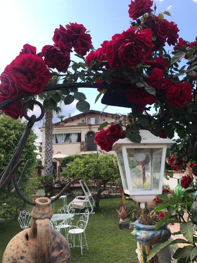 Bed and Breakfast La Capanna Di Giuseppe E Maria Taormina Exterior foto