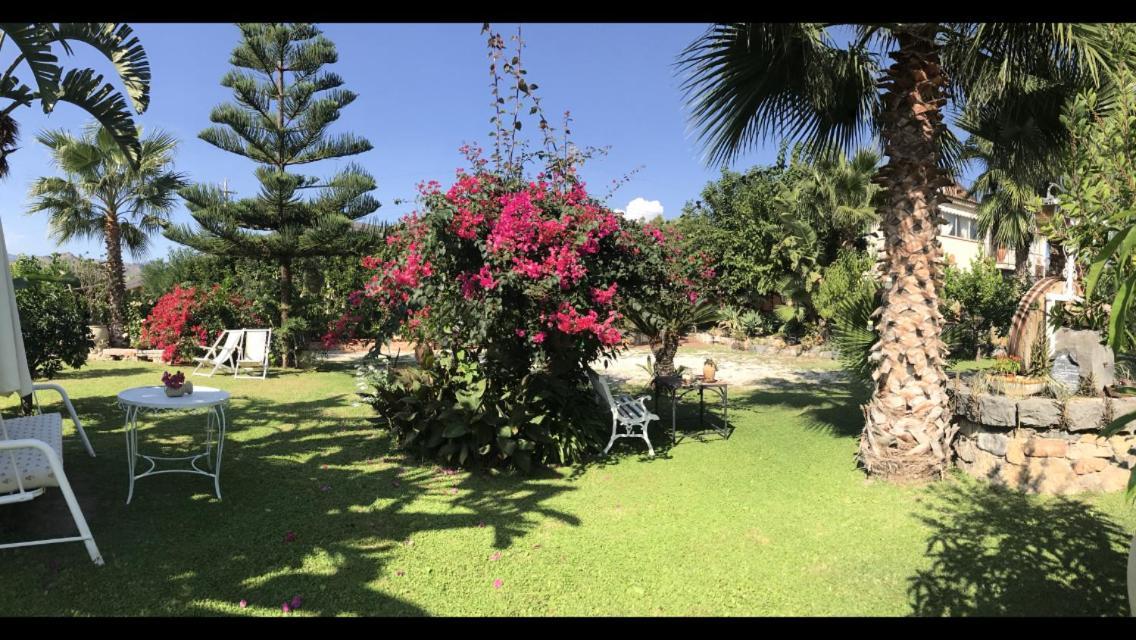 Bed and Breakfast La Capanna Di Giuseppe E Maria Taormina Exterior foto